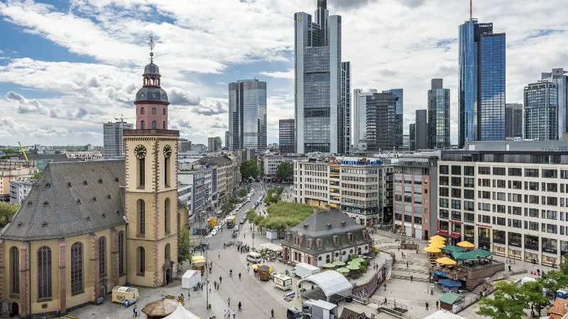 Frankfurt Modern Life & Skyscrapers